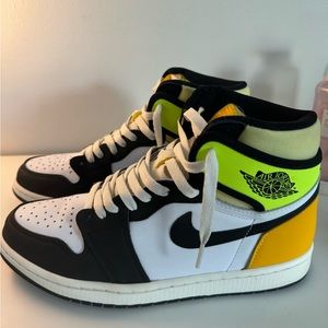 Jordan 1 Retro High. White black volt university gold. Size 9.5 men’s.